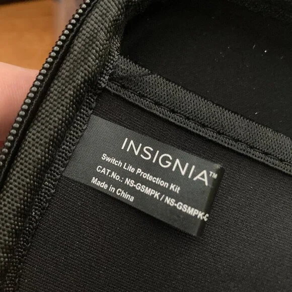 Nintendo Switch Lite & Insignia Protection Kit - Picture 8 of 12